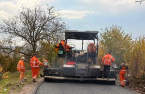 Pri kraju asfaltiranje puta od Čegra prema Donjem Matejevcu Asfaltiranje puta od Čegra prema Donjem Matejevcu