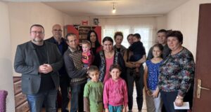 Pokret za narod i državu uručio novčana sredstva porodici iz Trupala Donacija porodici Miljković iz Trupala