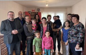 Pokret za narod i državu uručio novčana sredstva porodici iz Trupala Donacija porodici Miljković iz Trupala