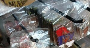 Iz prodavnice u Nišu povučeno preko 800 suvenira u obliku mape Srbije, ali bez Kosmeta Magnet u obliku karte Srbije