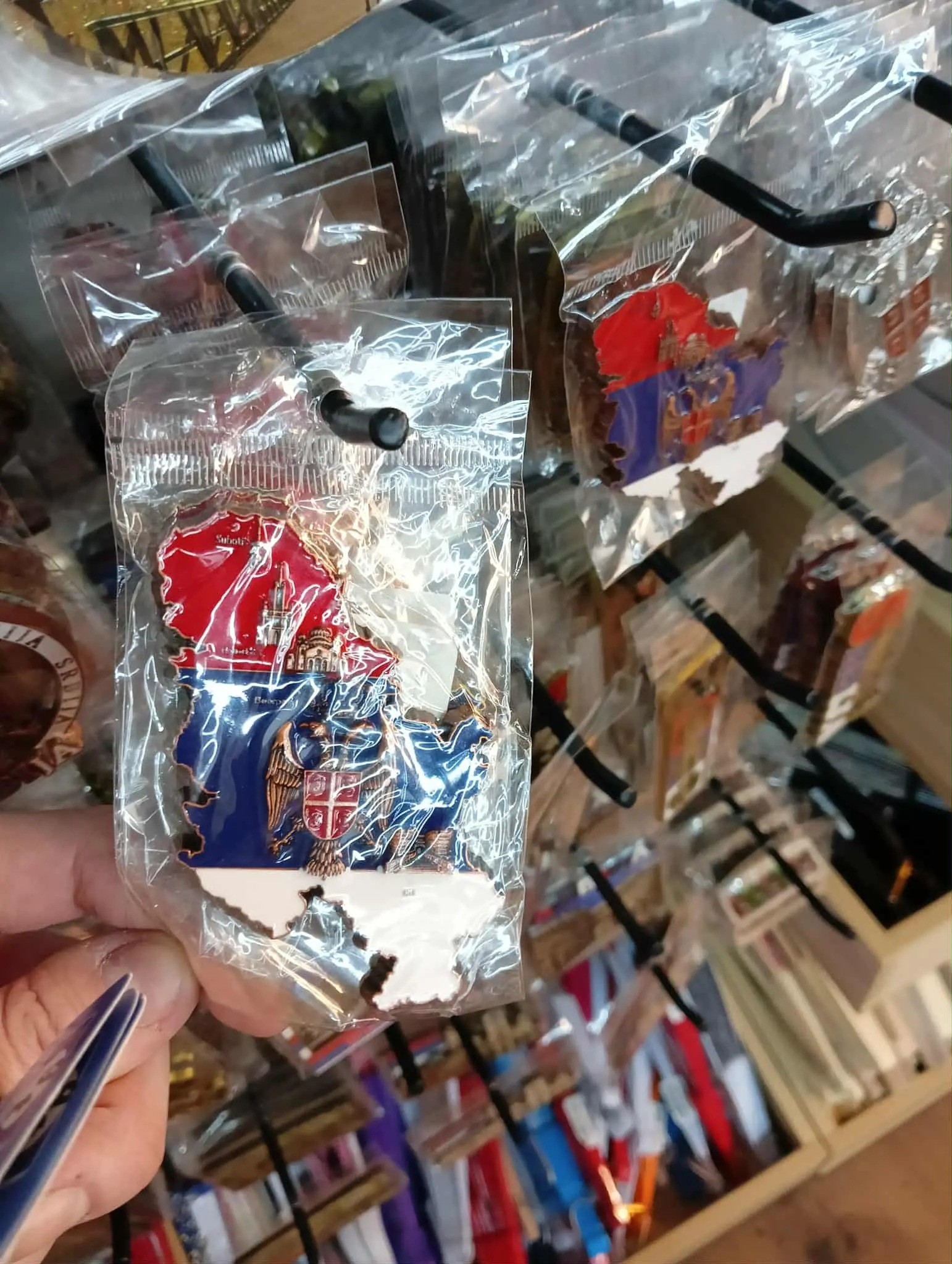 Magnet u obliku karte Srbije Magnet u obliku karte Srbije