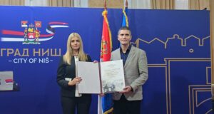 Uručena nagrada „Stevan Sremac” Marku Stojkiću za roman „Deveti život Ane Belinski” Ivana Cvetković i Marko Stojkić