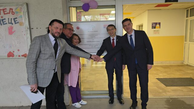 Japan donirao četiri neonatalna respiratora Klinici za pedijatriju UKC-a