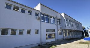 OŠ „Ivan Goran Kovačić” dobila tri inverter-klime od Pokreta za narod i državu OŠ Ivan Goran Kovačić