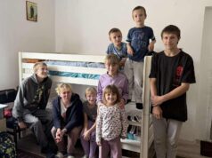 Majka sedmoro dece plače nad praznim frižiderom: „NEKADA NEMAM NI HLEB DA IM DAM“ Porodica Stanojević