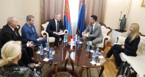 Niš i Belorusija jačaju partnerske veze: najavljena saradnja u kulturi, privredi i obrazovanju Prijem za delegaciju Belorusije