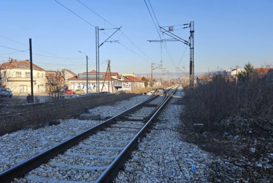 Popravlja se sedam pružnih prelaza u Nišu Pružni prelaz u Nišu
