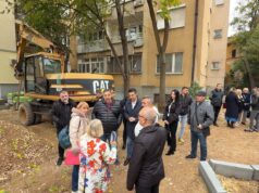 Uređuje se međublokovski prostor između zgrada u Katićevoj Uređenje međublokovskog prostor između zgrada u Katićevoj ulici