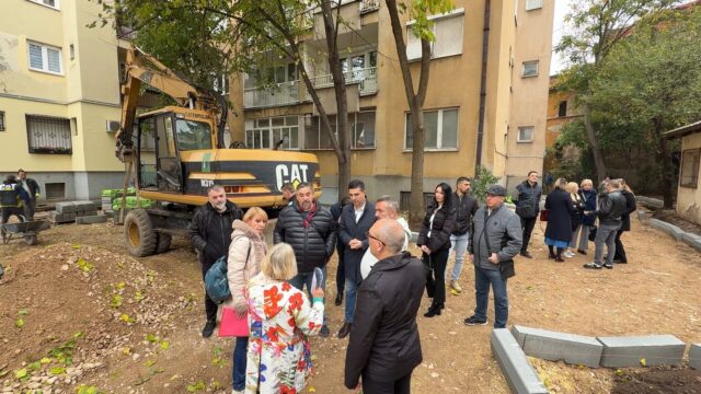 Uređenje međublokovskog prostor između zgrada u Katićevoj ulici