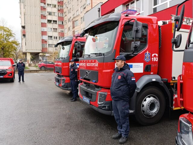 Vatrogasno-spasilačka jedinica Niš dobila 12 novih vozila
