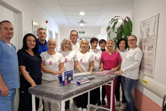 Žene iz udruženja „Budite uz nas” donirale vrednu opremu za lečenje onkoloških pacijentkinja Vredna oprema za lečenje onkoloških pacijentkinja