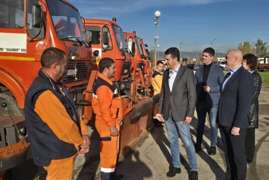 NIŠ SPREMAN ZA SNEG! Gradonačelnik Pavlović: „Zimska služba na ulicama 24 sata, imamo 2200 tona soli!“ Zimska služba JKP Mediana