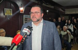 Dr Milan Lazarević odgovorio ZLF-u: Kako vam ne smeta grb američke vojske u državnoj bolnici, a smeta srpska vojska doc. dr Milan Lazarević