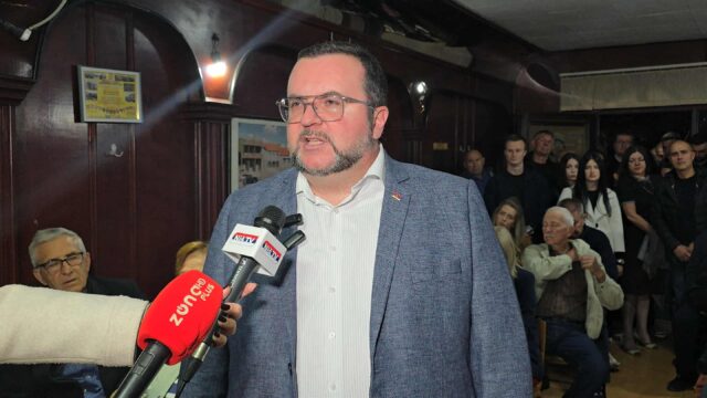 doc. dr Milan Lazarević