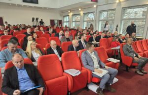 Radulović (SNS): Sva javna preduzeća posluju solventno. Stanković (NPS): U „Naissus-u” 300 ljudi ne dolazi na posao 15 sednica Skupštine Grada Niša