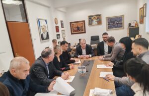 MEDIJANA ULAŽE U ŠKOLSKI SPORT: 2.500.000 DINARA ZA TERENE, SALE I SPORTSKU OPREMU Potpisivanje ugovora sa direktorima obrazovnih ustanova