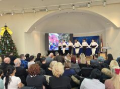 Ansambl „Mozaik” obeležio deceniju rada svečanom akademijom Ansambl Mozaik obeležio deceniju rada svečanom akademijom