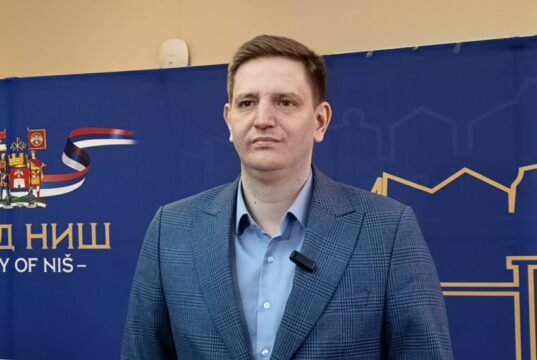 Gašević: Rekonstrukcija sportskih terena u svim niškim opštinama Luka Gašević