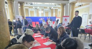 Traže se donori matičnih ćelija za troje Nišlija. Akcija traje do 18 časova u Gradskoj kući