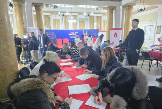 Traže se donori matičnih ćelija za troje Nišlija. Akcija traje do 18 časova u Gradskoj kući