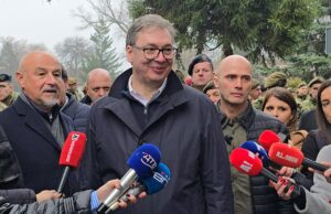 Prikaz vojnog naoružanja u kasarni Mija Stanimirović. Vučić: Veoma moćno oružje štiti građane Niša Alsandar Vučić