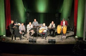 Nišlije sa Nešom Saitom i Crnim mambama na Trgu ulaze u 2026. godinu Neša Saita i Crne mambe