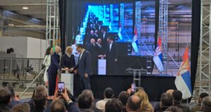 Otvorena fabrika Aristona u Nišu. Vučić: Ovo su investicije za budućnost i za našu decu Otvorena fabrika Aristona u Nišu