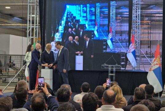 Otvorena fabrika Aristona u Nišu. Vučić: Ovo su investicije za budućnost i za našu decu Otvorena fabrika Aristona u Nišu