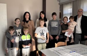 Pokret za narod i državu donirao pomoć sedmočlanoj porodici iz Gaždinog Hana Pomoć sedmočlanoj porodici Durković iz Gadžinog Hana