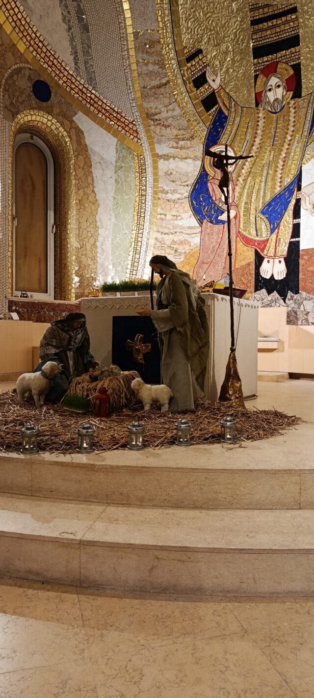 Ponoćna misa u katoličkoj crkvi Uzvišenja Svetog križa u Nišu