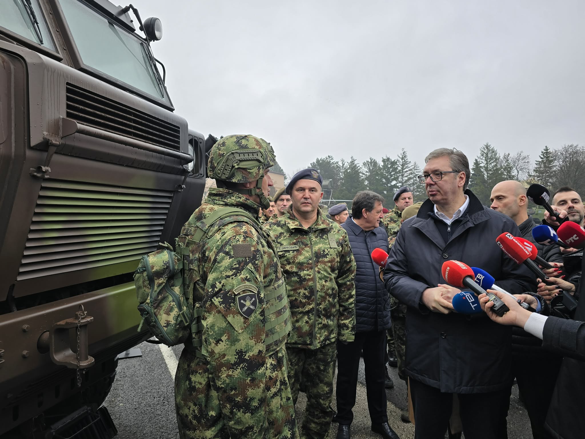 Prikaz vojnog naoružanja i opreme u kasarni Mija Stanimirović