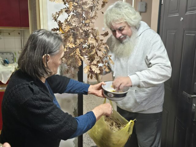 Badnje veče kod Dragice Jovanović doček Badnjaka i slame Boban Sević