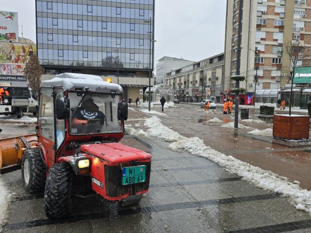 Čišćenje snega JKP Mediana Čišćenje snega JKP Mediana