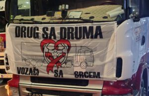 „Konvoj sa srcem“ obradovao decu nastradalih kamiondžija – vozači prešli 3.000 km zbog njih Drug sa druma - vozači sa srcem