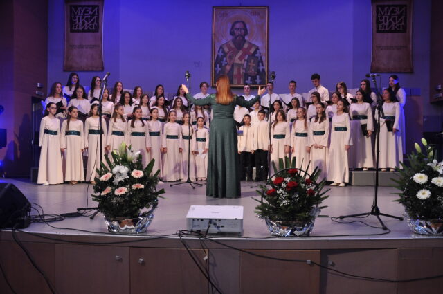 Niška crkveno pevačka družina Branko