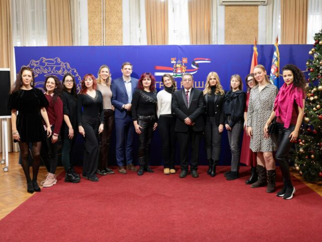 Prijem za operske dive u Gradskoj kući