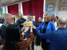 Slava škole „Dr Zoran Đinđić” u Brzom Brodu obeležena priredbom đaka: Najavljena nova fiskulturna sala Rezanje slavskog kolača u OŠ Dr Zoran Đinđić