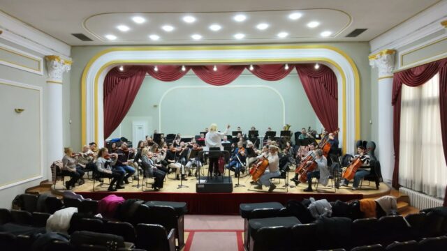 Simfonijskom orkestru Niš