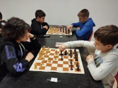 Palilula na 64 polja: Šahovski karavan okuplja decu i mlade u školama Dečji šahovski klub Osnovac iz Niša