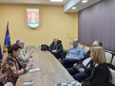 Građani Panteleja predali peticiju za uklanjanje 5G antene sa kuće u Vršačkoj ulici Građani Panteleja predali peticiju za uklanjanje 5G antene