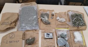 Zaplenjeni kokain, heroin i marihuana – trojica uhapšeni u Nišu Kokain, heroin, marihuana i vagica za merenje