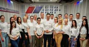 Doktore Miliću, je l Vas Baron zarazio „baronisanjem“, pa obmanjujete javnost? Omladina Srpske napredne stranke u Nišu