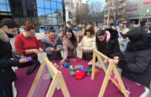 Zanati na ulici: Ispred „Kalče” humanitarni bazar i radionice tkanja Radionice tkanja