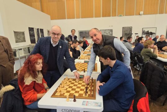 Rekordan broj učesnika na „Trofeju Niša”: skoro 500 šahista nadmetalo se u Oficirskom domu Andrija Jorgić i Milan Milanov