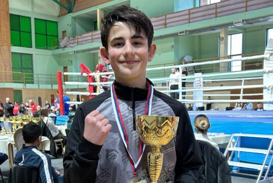 Mladi bokser iz Niša pokorio Srbiju: Gavrilo Savić državni prvak i najbolji na turniru Gavrilo Savić