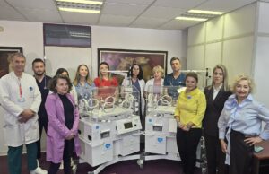 Klinika za pedijatriju UKC-a dobila na poklon dva inkubatora Klinika za pedijatriju UKC-a dobila na poklon dva inkubatora