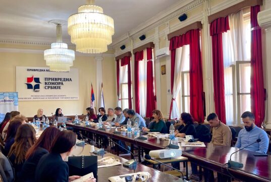 Unapređenje položaja sezonskih radnika zahteva jaču primenu propisa i bolju informisanost Konferencija Rad pod suncem prava i iskustva sezonskih radnika