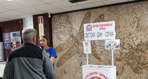 Sve više mladih sa oštećenim sluhom, a mnogi nisu ni svesni da imaju problem Obeležavanje Svetskog dana sluha