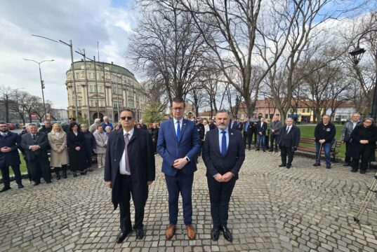 Da se ne zaboravi: U Nišu obeležena 27. godišnjica od početka NATO bombardovanja Obeležena 27. godišnjica od početka NATO bombardovanja