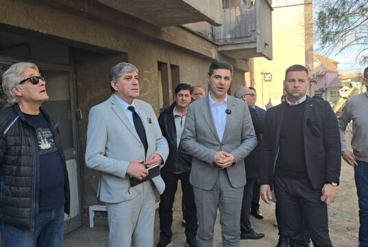 Uređuje se međublokovski prostor u Čarnojevićevoj ulici u Palilul Obilazak radova u Čarnojevićevoj ulici